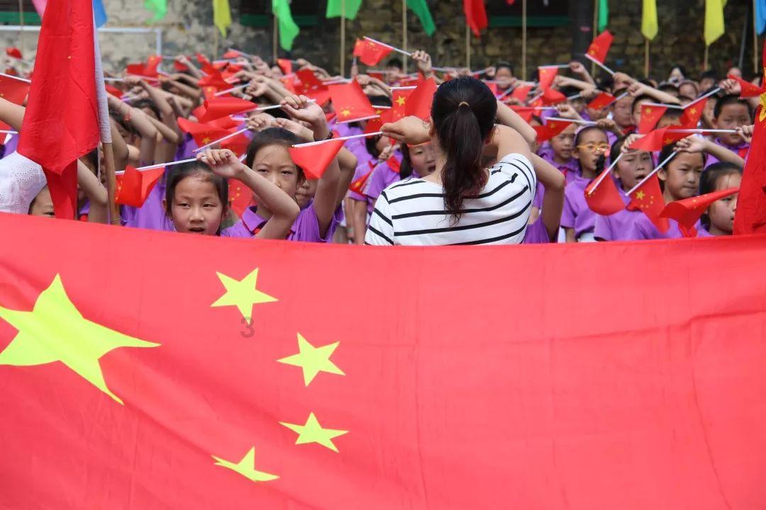 边长为6分米的正方形围成长是8分米的长方形，宽是多少游戏画面